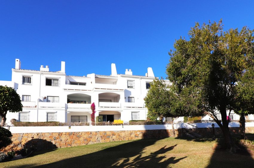 R4619908-Apartment-For-Sale-Nueva-Andalucia-Ground-Floor-2-Beds-119-Built-13