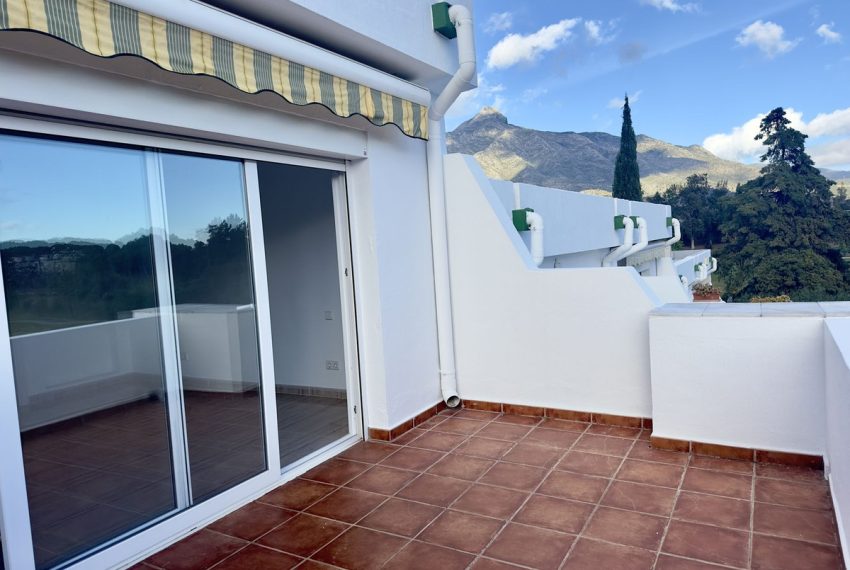 R4643971-Townhouse-For-Sale-Nueva-Andalucia-Terraced-2-Beds-140-Built-14