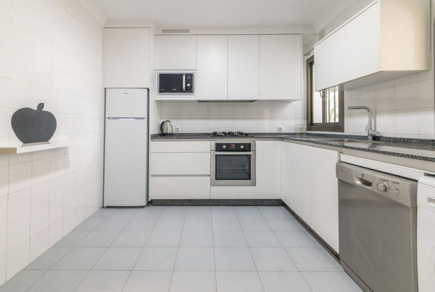 R4648027-Apartment-For-Sale-Estepona-Ground-Floor-4-Beds-151-Built-19