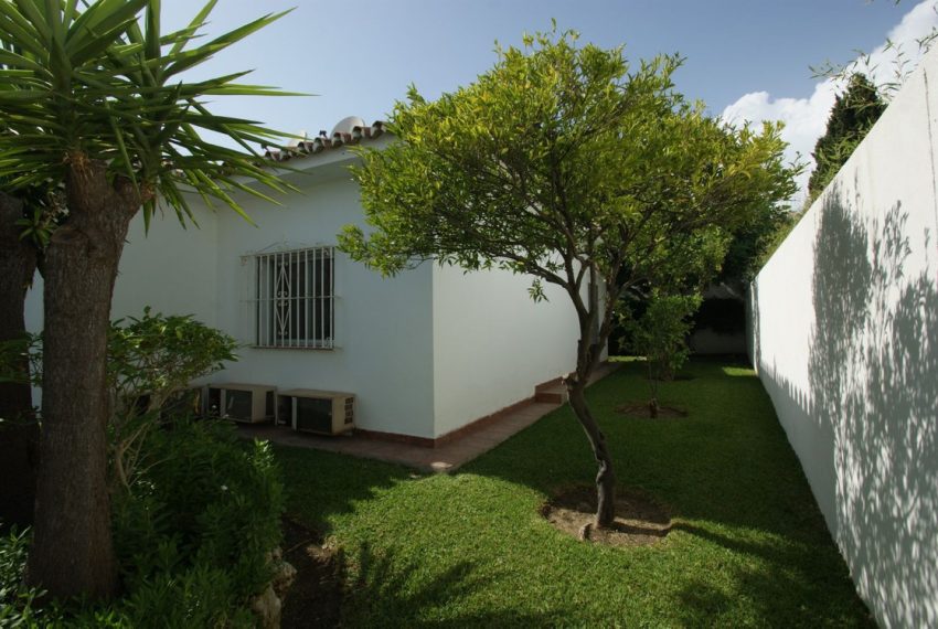 R4648246-Villa-For-Sale-Nueva-Andalucia-Detached-3-Beds-195-Built-3