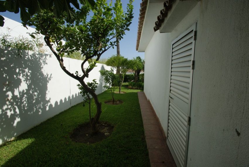 R4648246-Villa-For-Sale-Nueva-Andalucia-Detached-3-Beds-195-Built-5