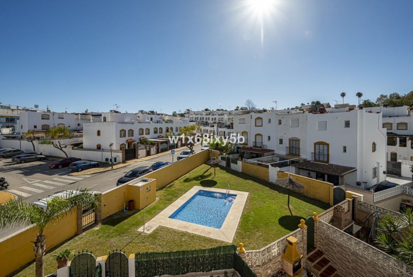 R4655560-Townhouse-For-Sale-San-Pedro-de-Alcantara-Terraced-4-Beds-254-Built-1