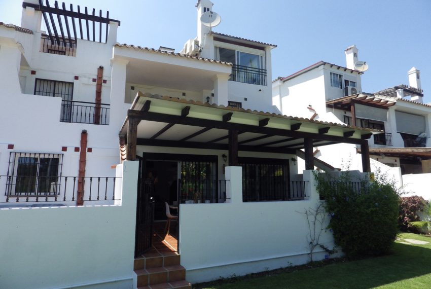 R4674280-Townhouse-For-Sale-Nueva-Andalucia-Terraced-5-Beds-160-Built-1