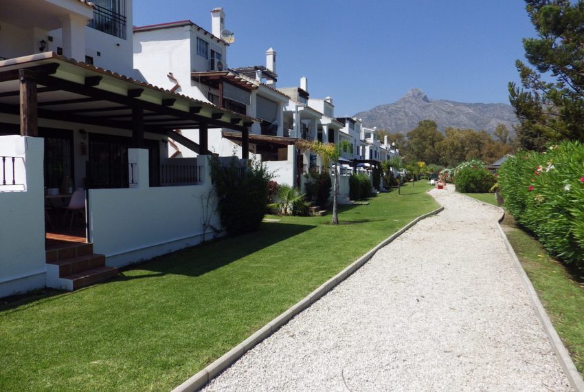 R4674280-Townhouse-For-Sale-Nueva-Andalucia-Terraced-5-Beds-160-Built-4