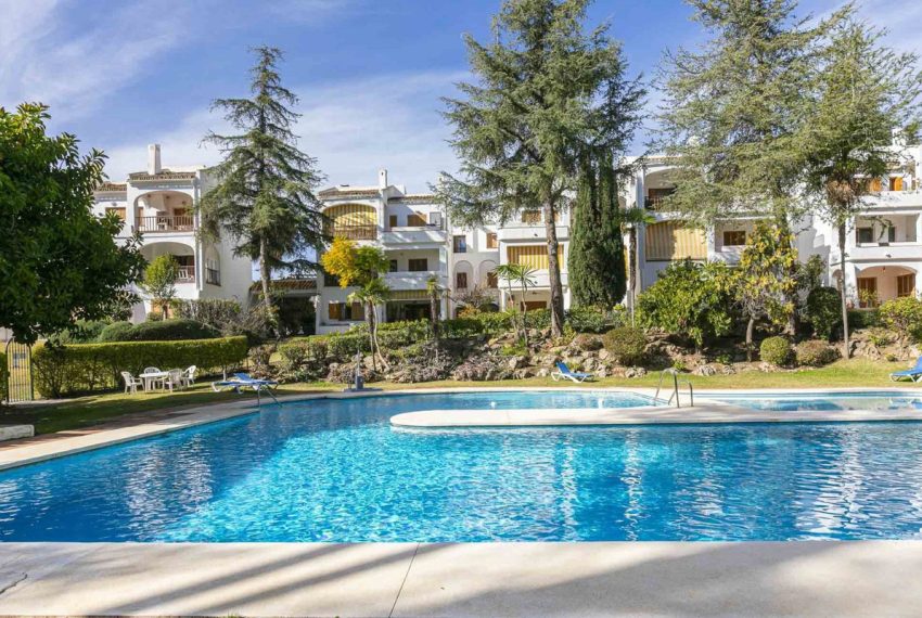 R4687318-Apartment-For-Sale-Nueva-Andalucia-Penthouse-2-Beds-107-Built-1