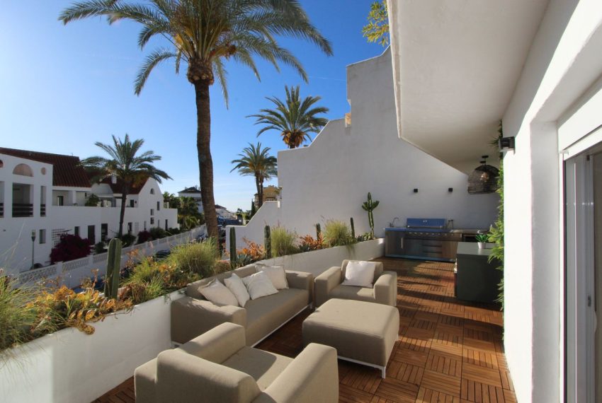 R4694770-Apartment-For-Sale-Nueva-Andalucia-Middle-Floor-4-Beds-103-Built-1