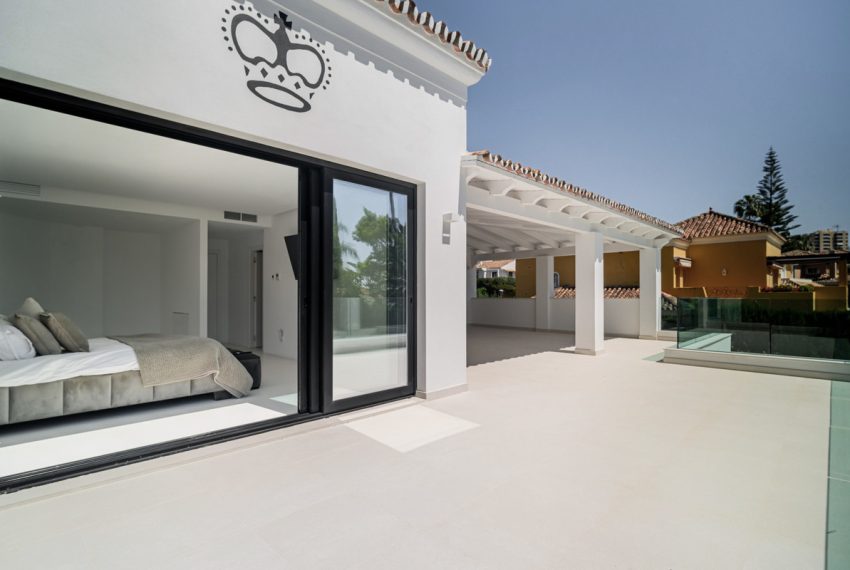 R4704397-Villa-For-Sale-Nueva-Andalucia-Detached-4-Beds-500-Built-19