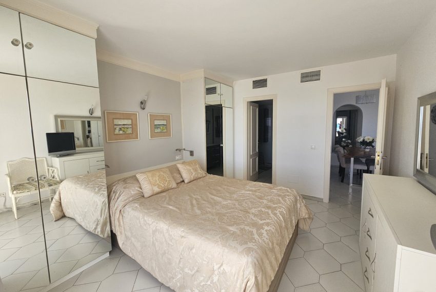 R4713259-Apartment-For-Sale-Miraflores-Penthouse-2-Beds-96-Built-4