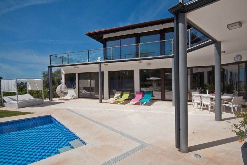 R4713427-Villa-For-Sale-Nueva-Andalucia-Detached-5-Beds-350-Built