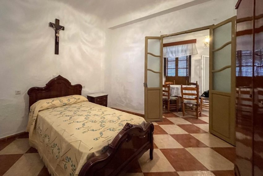 R3845677-Townhouse-For-Sale-Guaro-Terraced-4-Beds-165-Built-11