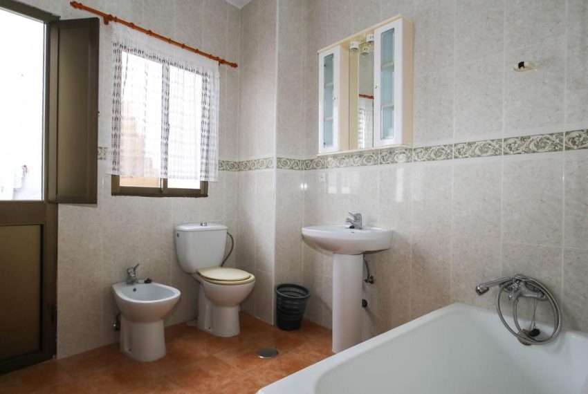 R3845677-Townhouse-For-Sale-Guaro-Terraced-4-Beds-165-Built-14
