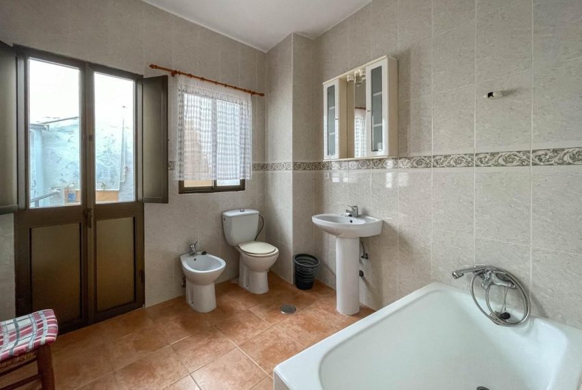R3845677-Townhouse-For-Sale-Guaro-Terraced-4-Beds-165-Built-16