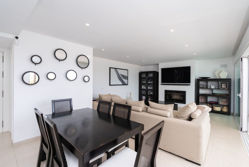 R4293520-Villa-For-Sale-Estepona-Detached-3-Beds-327-Built-3