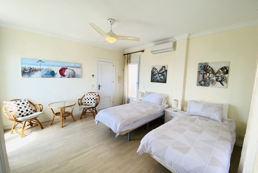 R4306012-Townhouse-For-Sale-Estepona-Terraced-5-Beds-240-Built-15