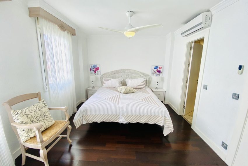 R4306012-Townhouse-For-Sale-Estepona-Terraced-5-Beds-240-Built-18