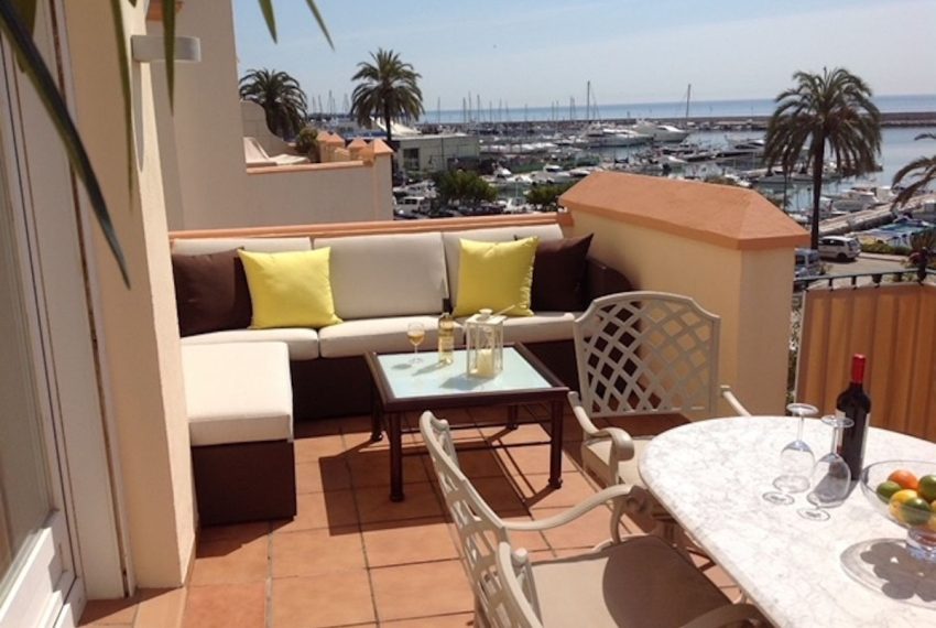 R4306012-Townhouse-For-Sale-Estepona-Terraced-5-Beds-240-Built-2