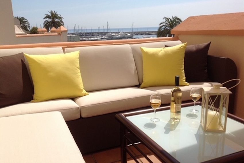 R4306012-Townhouse-For-Sale-Estepona-Terraced-5-Beds-240-Built-3