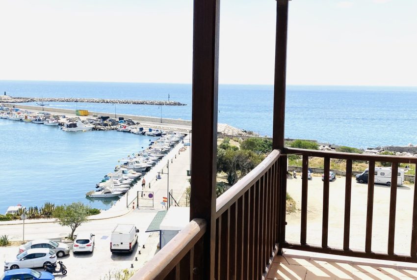 R4306012-Townhouse-For-Sale-Estepona-Terraced-5-Beds-240-Built-4