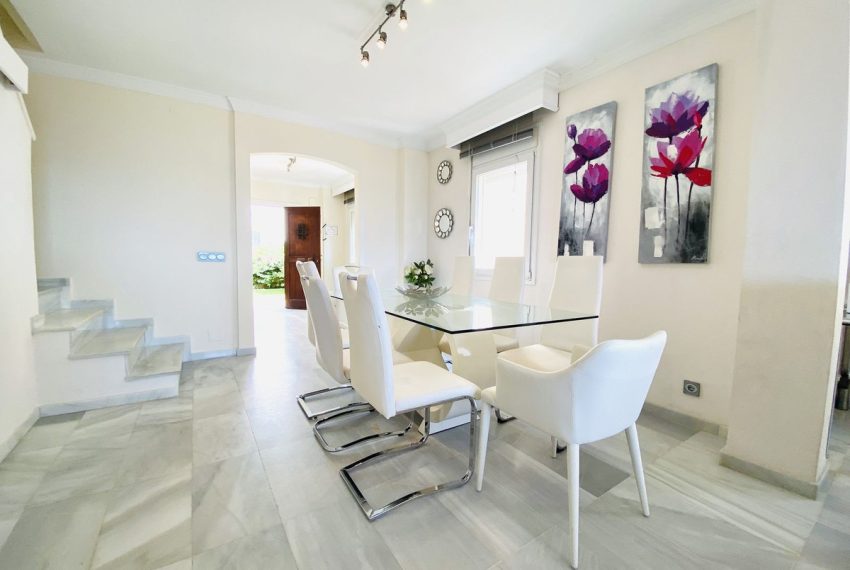 R4306012-Townhouse-For-Sale-Estepona-Terraced-5-Beds-240-Built-7