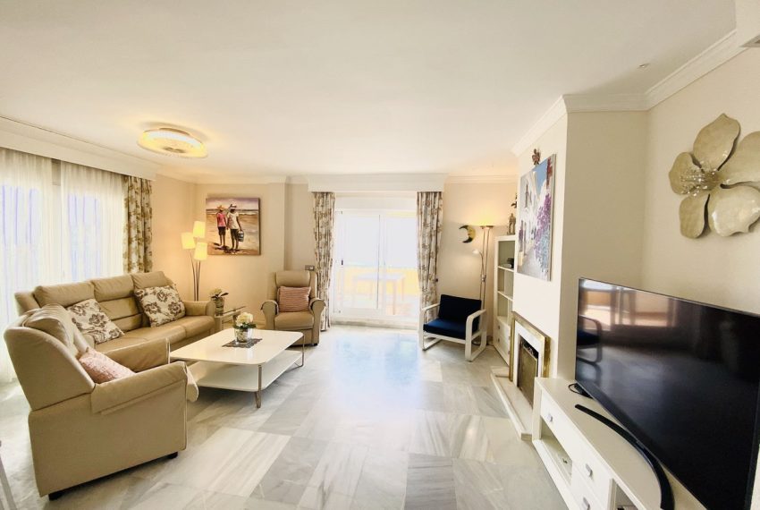 R4306012-Townhouse-For-Sale-Estepona-Terraced-5-Beds-240-Built-8