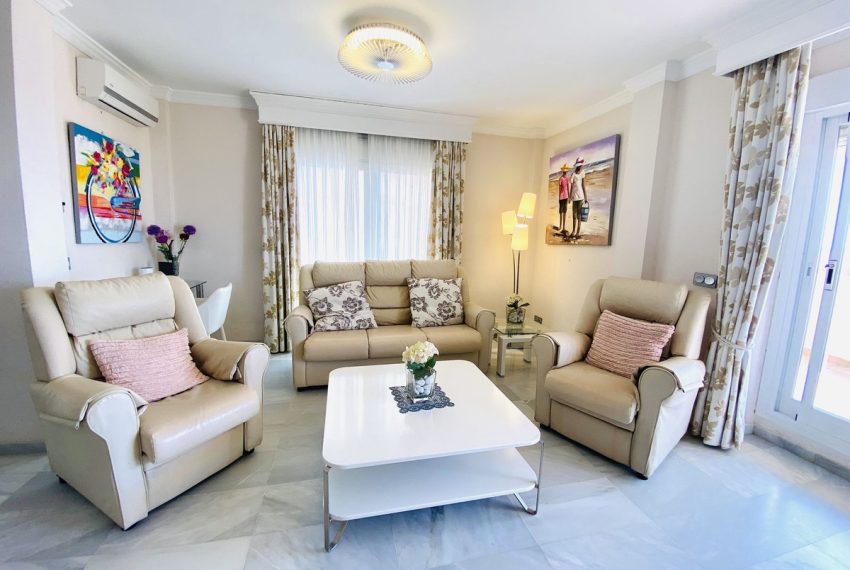 R4306012-Townhouse-For-Sale-Estepona-Terraced-5-Beds-240-Built-9