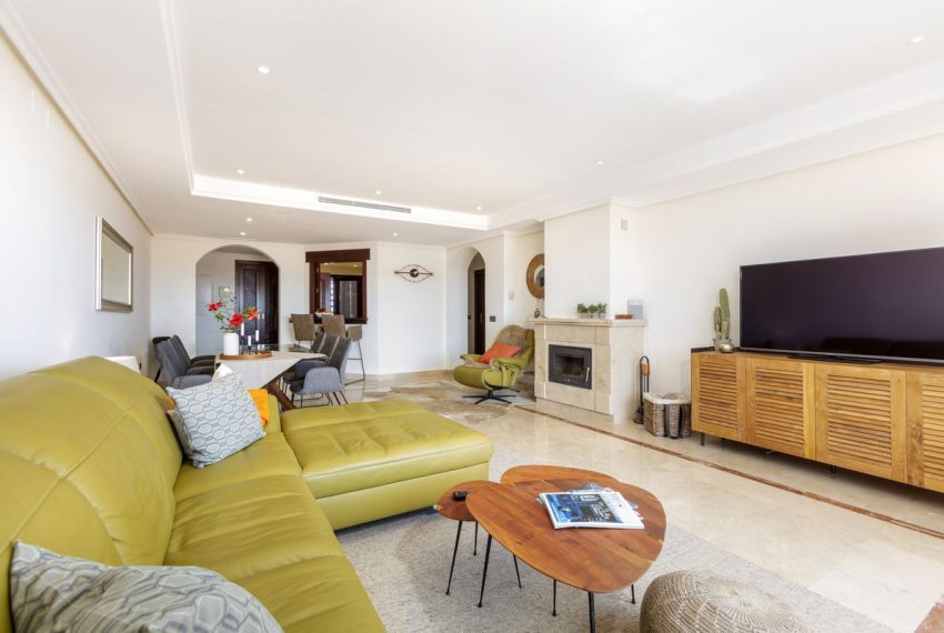 R4833994-Apartment-For-Sale-La-Mairena-Penthouse-Duplex-3-Beds-245-Built-13