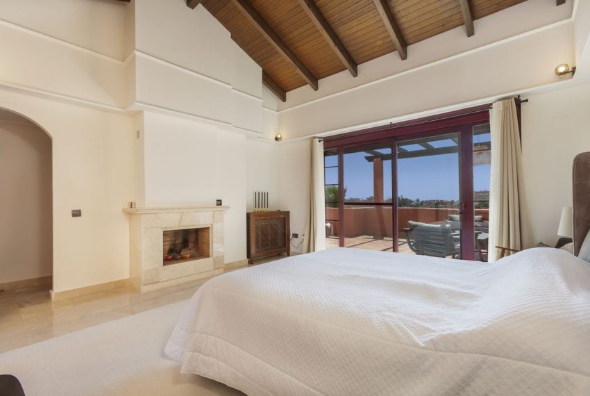 R4833994-Apartment-For-Sale-La-Mairena-Penthouse-Duplex-3-Beds-245-Built-4