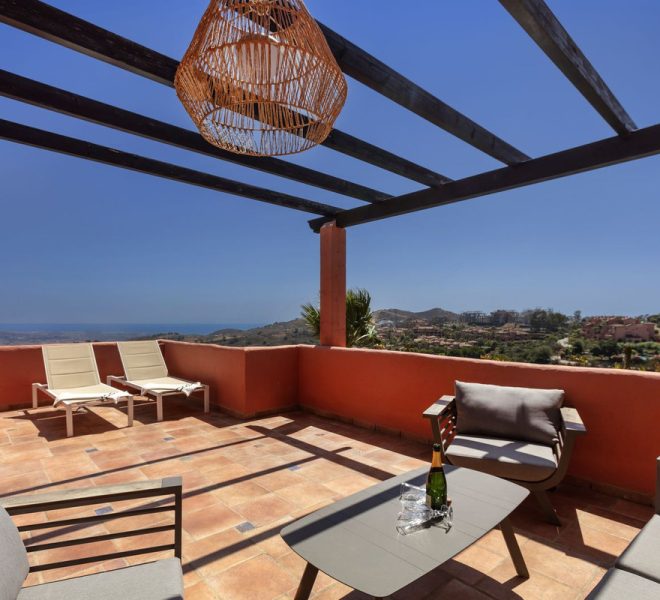 R4833994-Image 1-Penthouse Duplex - 3 Beds - 245 Built
