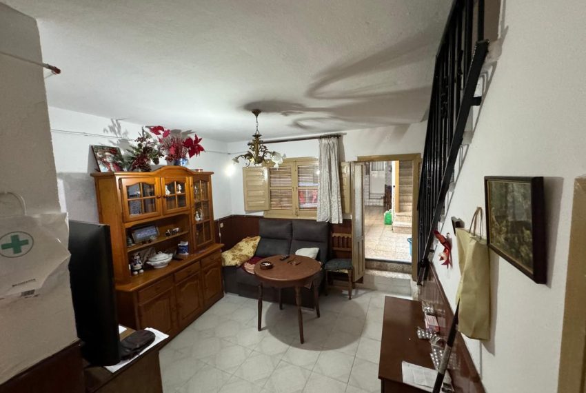 R4837621-Townhouse-For-Sale-Monda-Terraced-5-Beds-140-Built-1