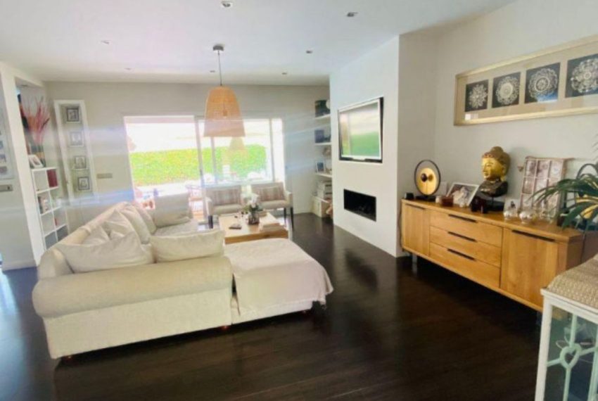 R4069894-Villa-For-Sale-Marbella-Detached-4-Beds-360-Built-4