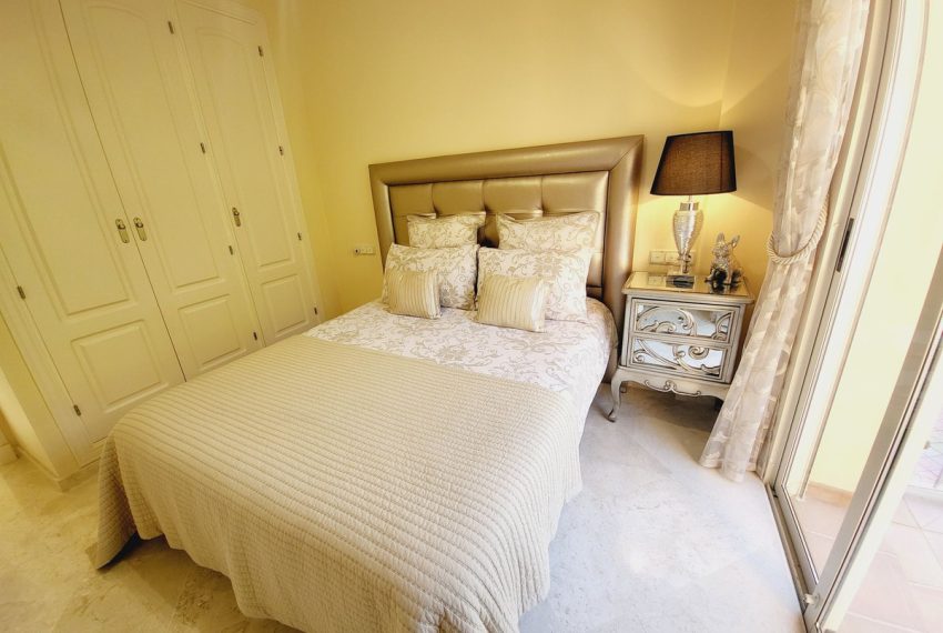 R4217206-Townhouse-For-Sale-La-Mairena-Terraced-4-Beds-199-Built-17