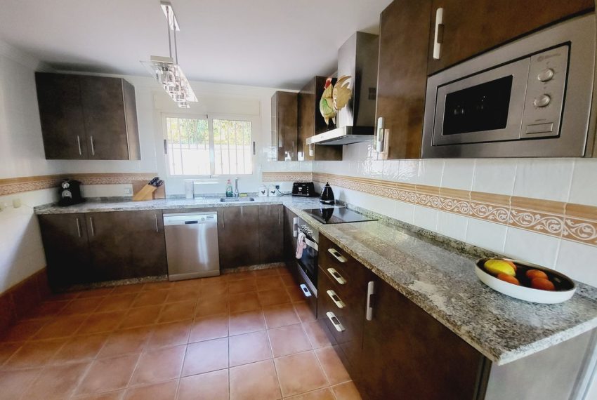 R4217206-Townhouse-For-Sale-La-Mairena-Terraced-4-Beds-199-Built-5