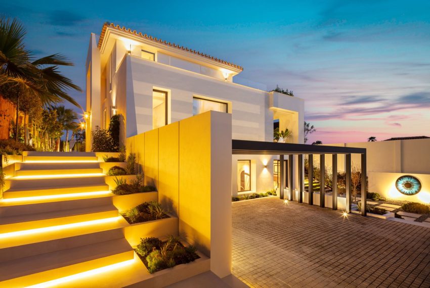 R4453231-Villa-For-Sale-Nueva-Andalucia-Detached-4-Beds-393-Built-2