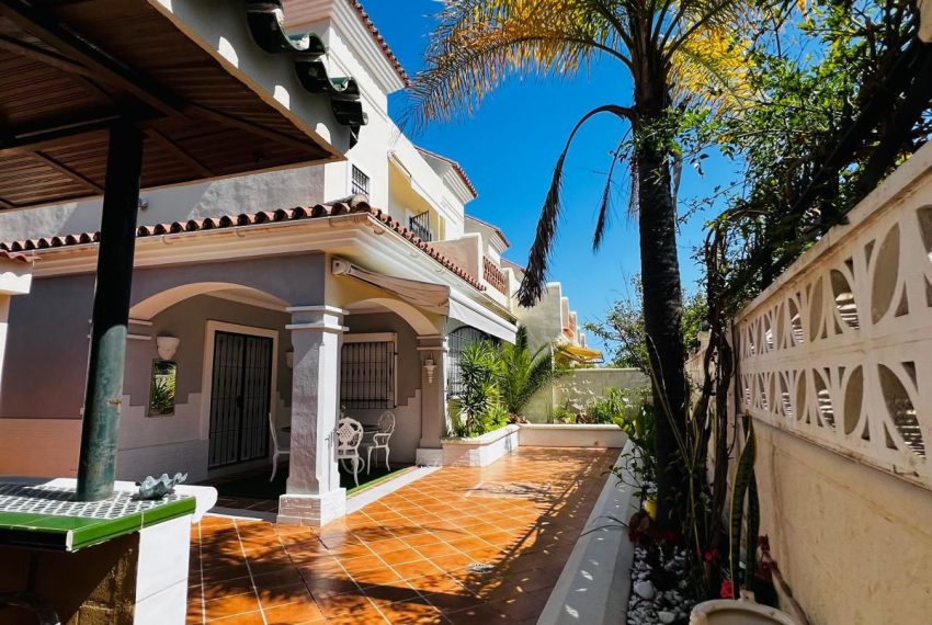 R4792582-Townhouse-For-Sale-Marbella-Terraced-5-Beds-165-Built