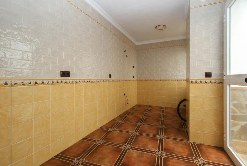 R2785172-Townhouse-For-Sale-Guaro-Terraced-7-Beds-362-Built-7