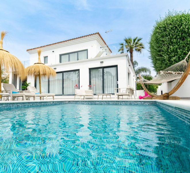 R4074745-Image 1-Detached - 4 Beds - 300 Built