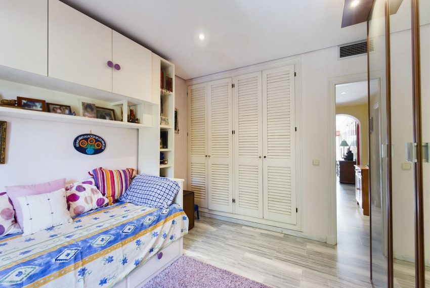 R4164577-Apartment-For-Sale-Elviria-Middle-Floor-3-Beds-130-Built-12