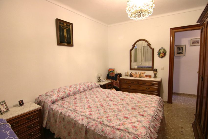 R4235914-Apartment-For-Sale-Guaro-Middle-Floor-5-Beds-285-Built-11