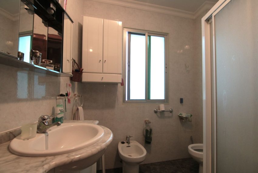 R4235914-Apartment-For-Sale-Guaro-Middle-Floor-5-Beds-285-Built-13