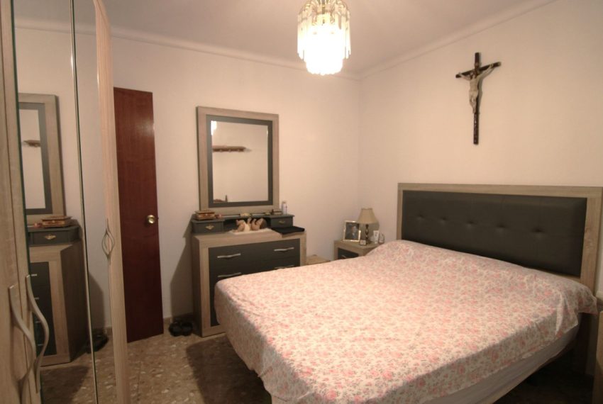 R4235914-Apartment-For-Sale-Guaro-Middle-Floor-5-Beds-285-Built-15