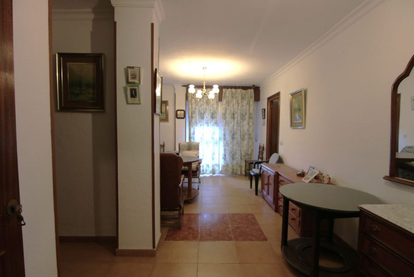 R4235914-Apartment-For-Sale-Guaro-Middle-Floor-5-Beds-285-Built-16
