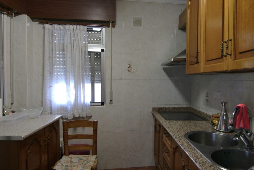 R4235914-Apartment-For-Sale-Guaro-Middle-Floor-5-Beds-285-Built-6