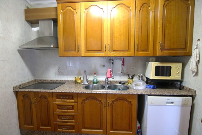 R4235914-Apartment-For-Sale-Guaro-Middle-Floor-5-Beds-285-Built-7