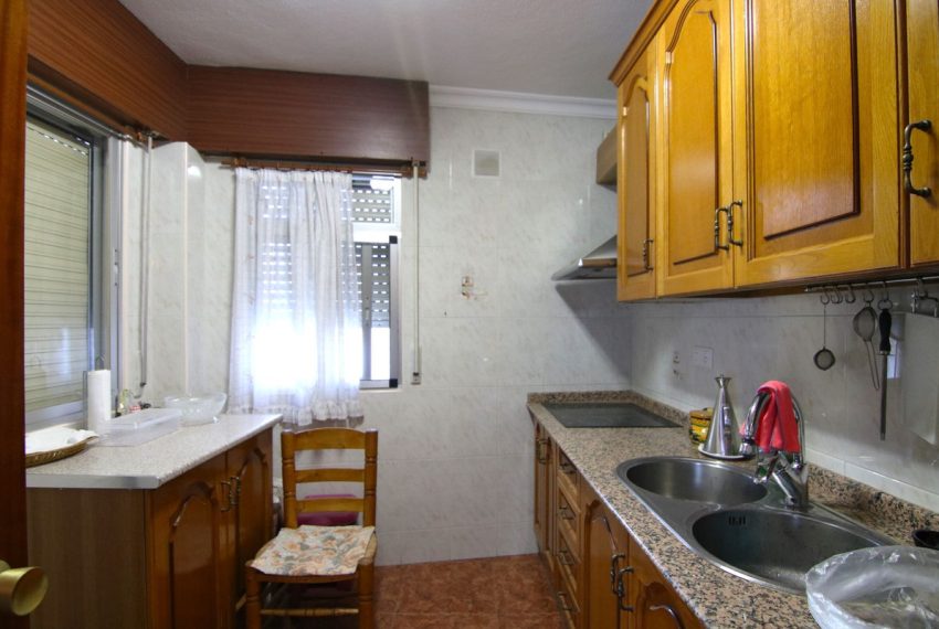 R4235914-Apartment-For-Sale-Guaro-Middle-Floor-5-Beds-285-Built-8