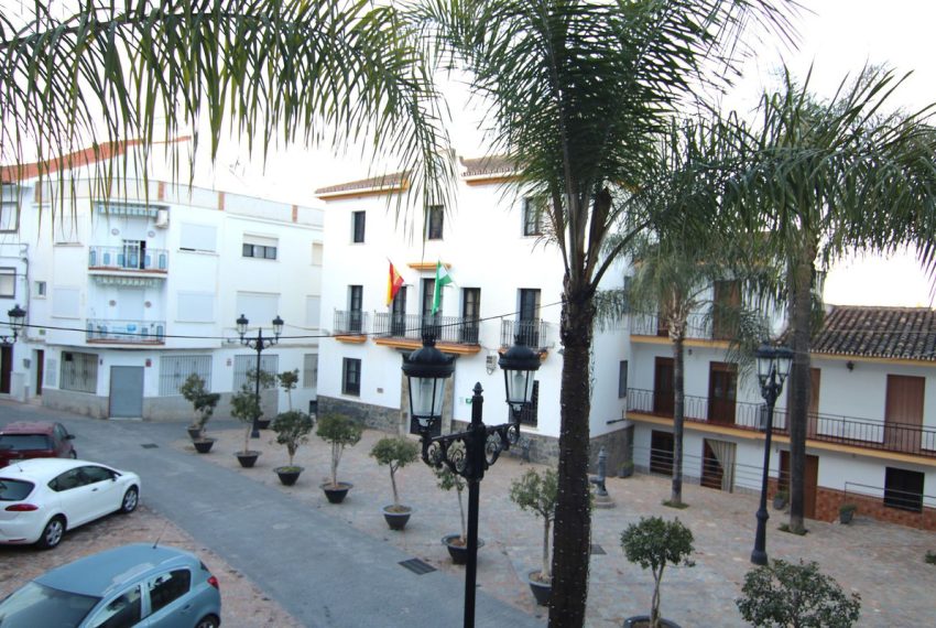 R4235914-Apartment-For-Sale-Guaro-Middle-Floor-5-Beds-285-Built