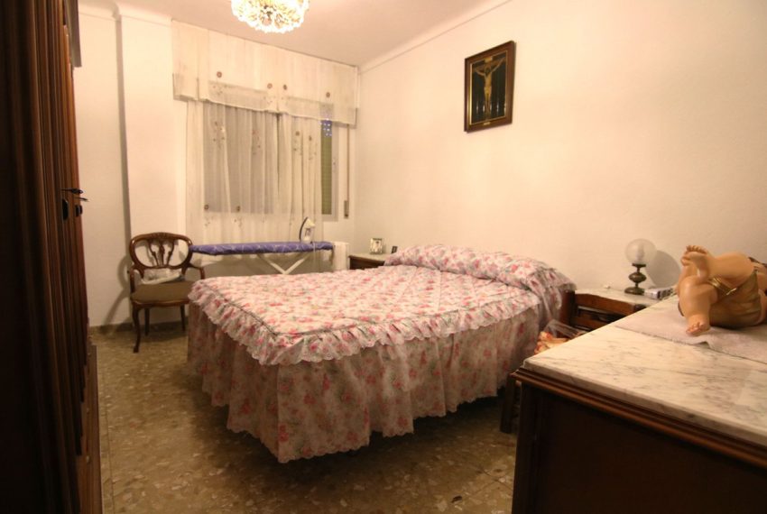 R4235914-Apartment-For-Sale-Guaro-Middle-Floor-5-Beds-285-Built-9