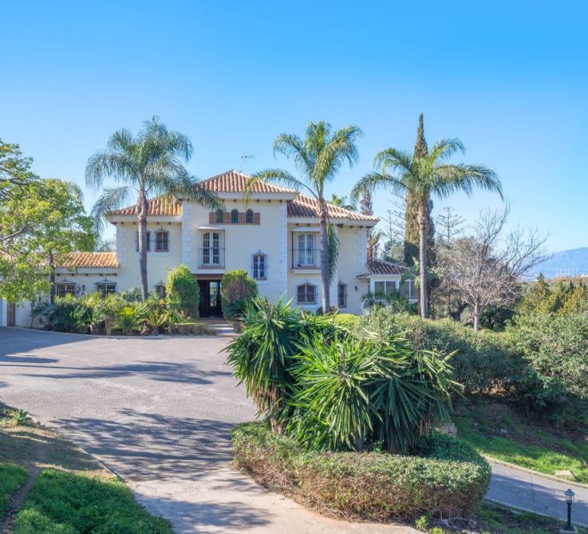 R4248526-Image 1-Detached - 8 Beds - 1206 Built