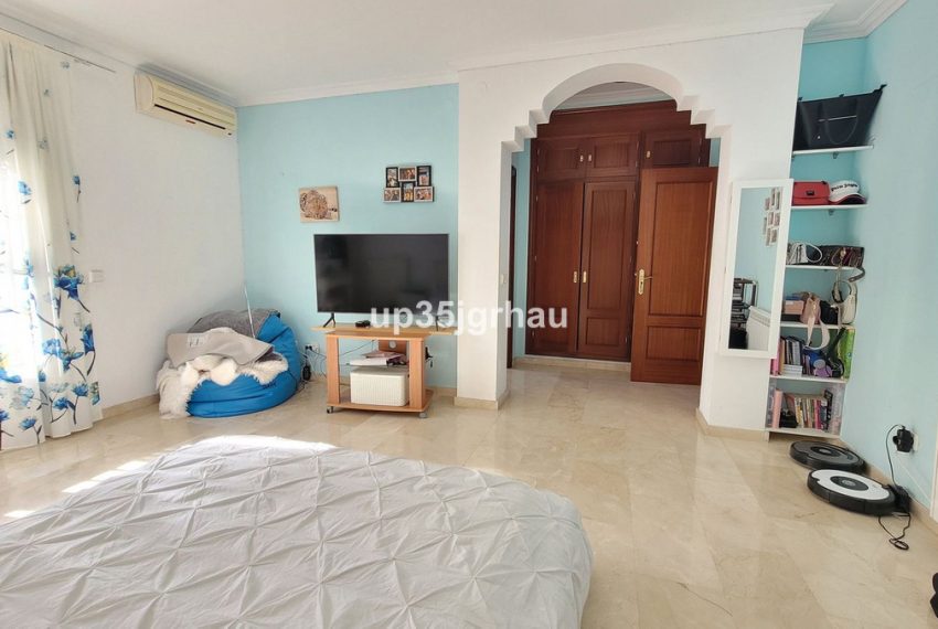 R4440880-Villa-For-Sale-Bel-Air-Detached-5-Beds-260-Built-18