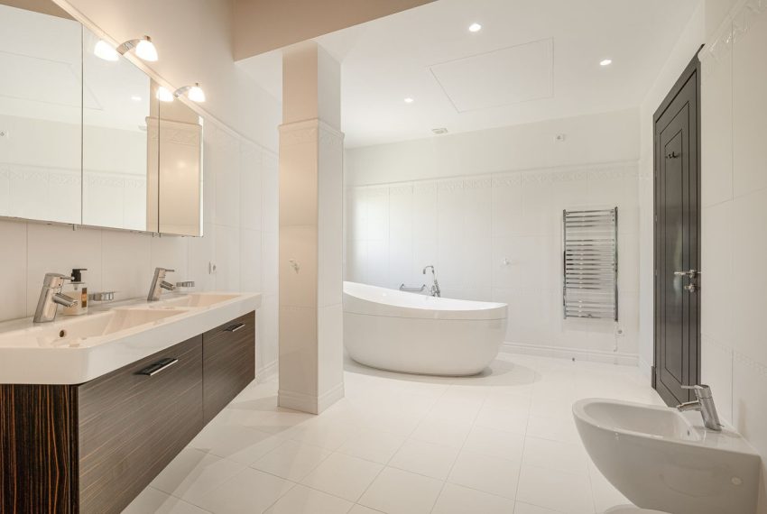 R4503706-Villa-For-Sale-Los-Flamingos-Detached-10-Beds-1081-Built-11