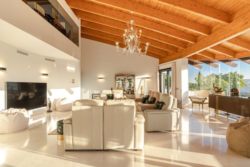 R4503706-Villa-For-Sale-Los-Flamingos-Detached-10-Beds-1081-Built-3